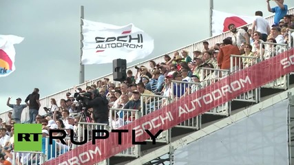 Russia: Elite aerobatic pilots dazzle crowds over Sochi's Olympic Park