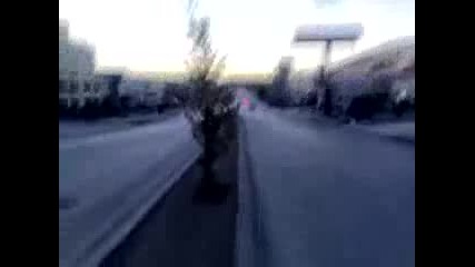 Ненормалник си прави гавра с полицай