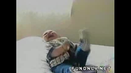 Бебе Се Смее Яко