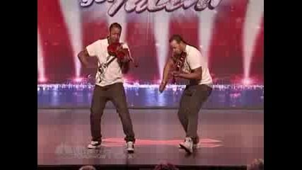 Невероятно изпълнение с цигулки в Americas got talent 2008