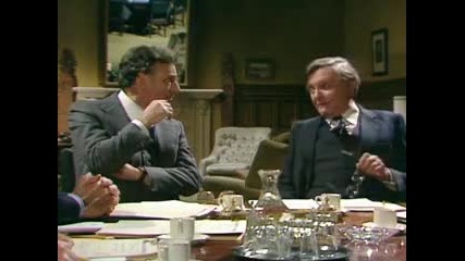 S1e5 Yes Minister - The writing on the wall