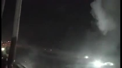 Запалване фойерверки на земята