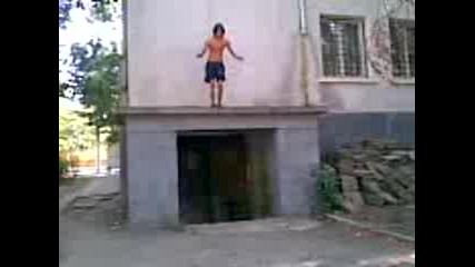 Handstand To Munky