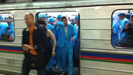 В метрото със сини хора