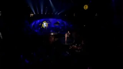 Джъстин спечели наградата Best Male ( Ema 2011 )