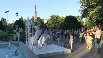 "Живи статуи" превзеха центъра на Русе
