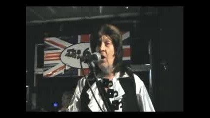 The 6ts - Love Hurts 