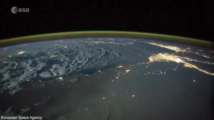 Астронавтът Тим Пик публикува видео с искрящи светкавици над Земята