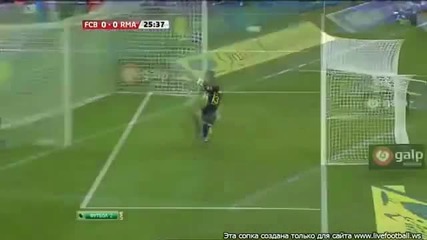 Зверски изстрел на Йозил срещу Барселона
