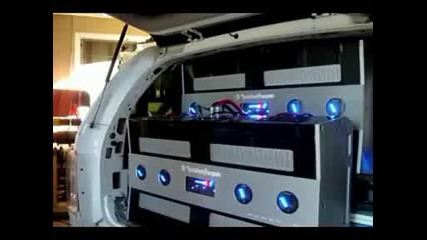 Michael Jackson - on a Huge 30,  000w system 8 18s sounds good gets loud