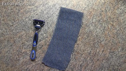 Вижте как да спестите пари за ножче за бръснене с този трик!