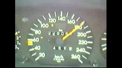 Mercedes - Benz E500 260km/h