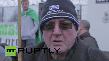 UK: Anti-Trident activists blockade Faslane naval base in nuclear sub protest