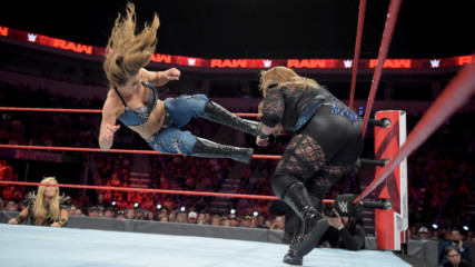Nia Jax vs. Mickie James: Raw, July 2, 2018