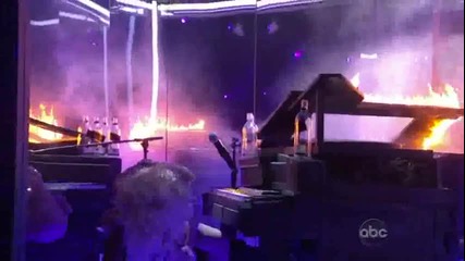 Lady Gaga - Bad Romance; Speechless (live at Ama 2009) 