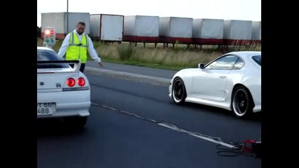 Skyline R33 Gtr vs. Supra