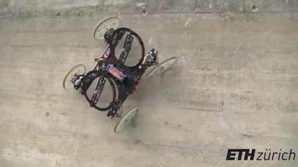 Изобретиха робот, който се катери по стени!