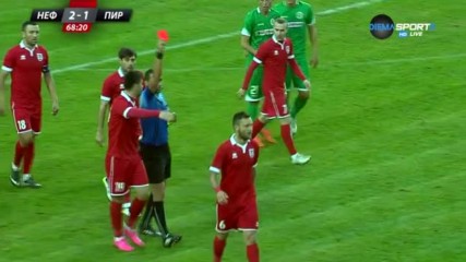 Червен картон за Старокин на "Лазур"