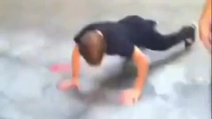 Justin bieber humping the floor - The Bieber Hump 