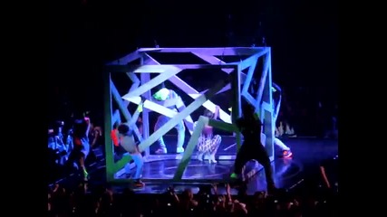Rihanna @ Sportpaleis Antwerp - Don t Stop The Music live 