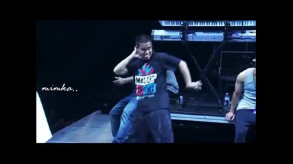 Нова част от Never Say Never Director's Fan Cut - The Dougie ;d.