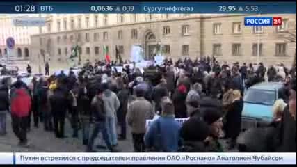 В България се провеждат масови протести против Нато!!!