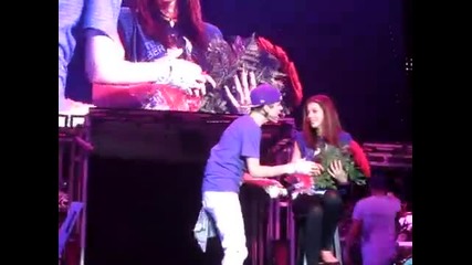 Justin Bieber - One Less Lonely Girl (o9_o4_2o11 Milano)