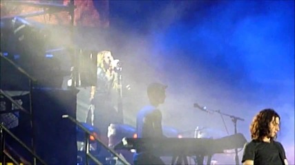 Miley Cyrus Every Rose Has It s Thorn Costa Rica