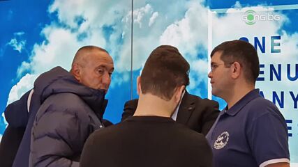Станимир Стоилов пристигна на Общото събрание на "Левски на левскарите"