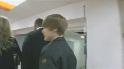 Justin Bieber backstage at Gmtv 