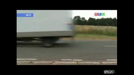 Камион блъска моторист
