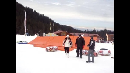 snow tube - sastezanie s Loop snow tube 