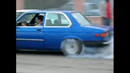 bmw e21 320i burn out!