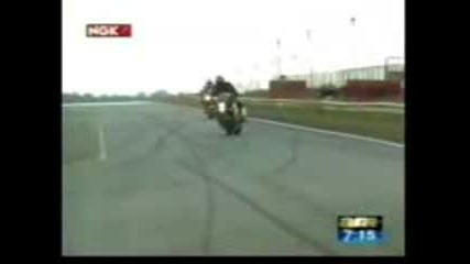 Kawasaki - Zx12r Vs Suzuki - 1300