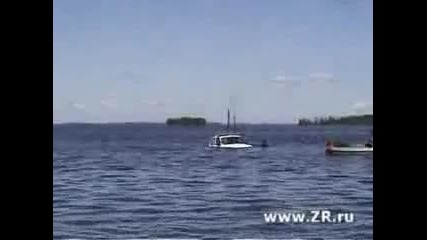 Лада нива превърната в подводница