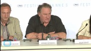 Belarusian President Gives Depardieu A Lesson in Hand-Scythe