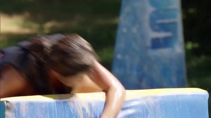 Смях! Момичетата в калта Wipeout