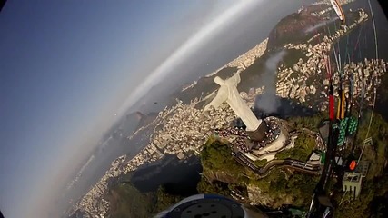 Да прелетиш на метри от статуята на Исус в Рио Де Жанейро!