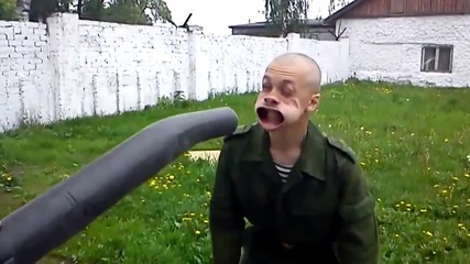 Руски войници се забавляват