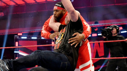 Stone Cold esta en Raw: En Español, 19 Marzo 2020