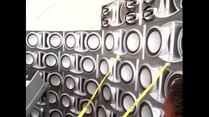 mega bass 