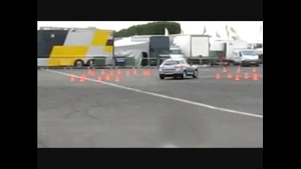 Побъркан тества Рено