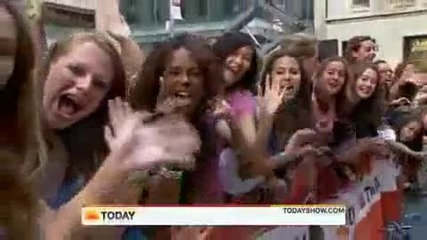 На живо! Justin Bieber - One time ( Today show 06.04.2010 ) 