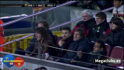 Смях ! Пике цели фен със семки на мача Барса - Сеута (10.11.2010) 