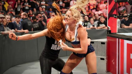 Lacey Evans sparks a brawl with Becky Lynch: Raw, April 29, 2019