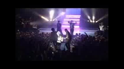 Hilary Duff - Wake Up - Live At Club G.a.y..flv
