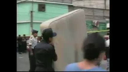 В центъра на гватемалската столица се отвори огромна дупка, която погълна цяла сграда 
