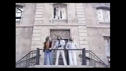 *най - излъчваната песен по Vh1 * Bee Gees - Stayin Alive 