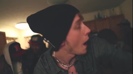 Machine Gun Kelly - Champions ft. Puff Daddy