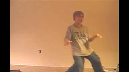 Justin Bieber dancing to Billie Jean by Michael Jackson 